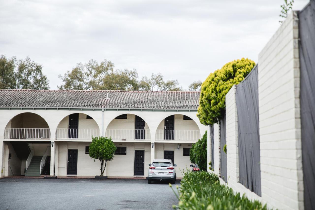 Harriet House Tumutモーテル エクステリア 写真