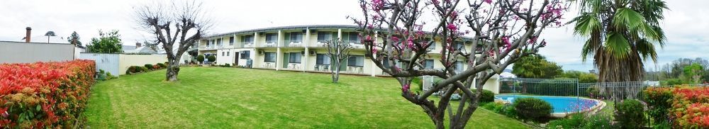 Harriet House Tumutモーテル エクステリア 写真