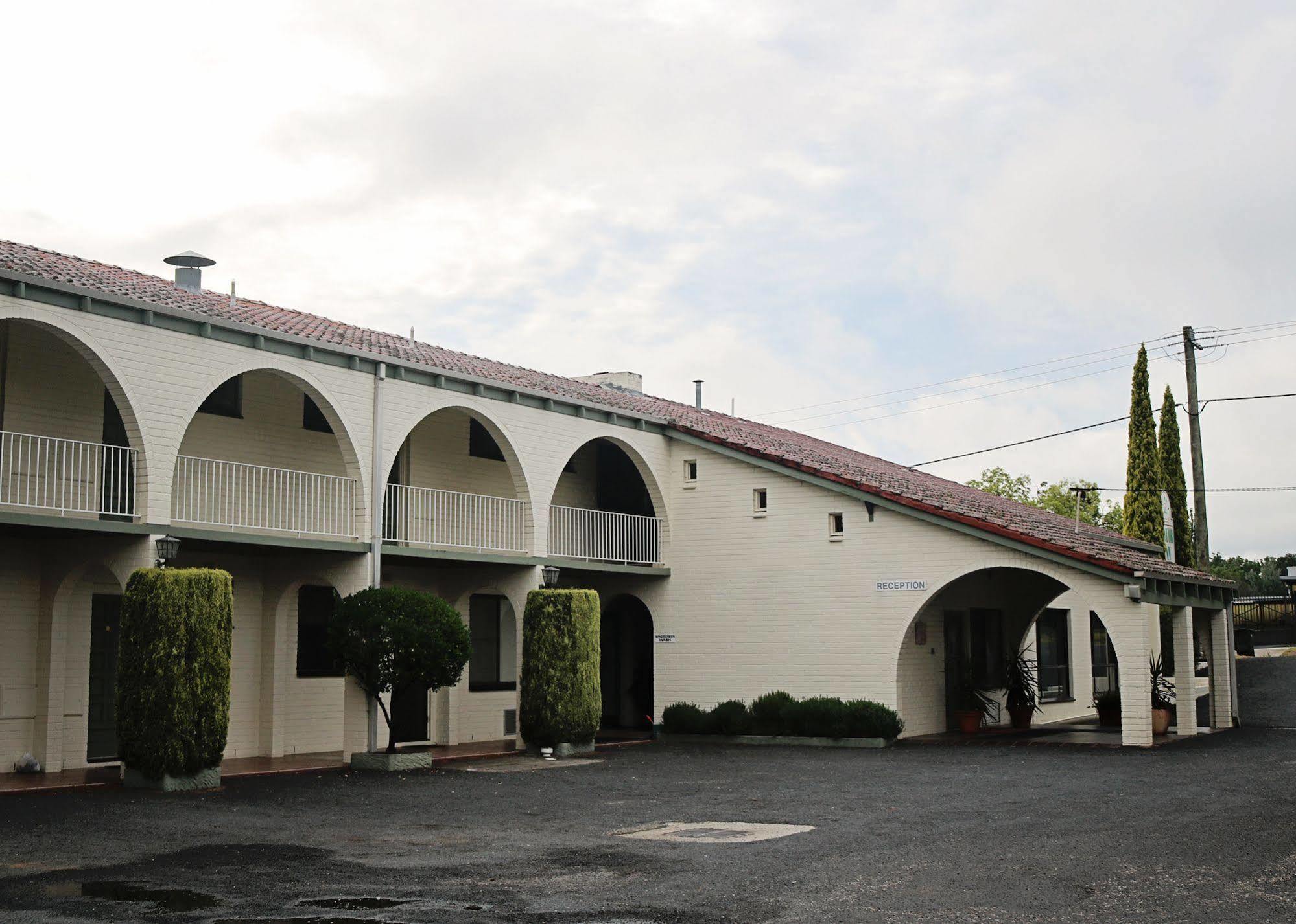 Harriet House Tumutモーテル エクステリア 写真